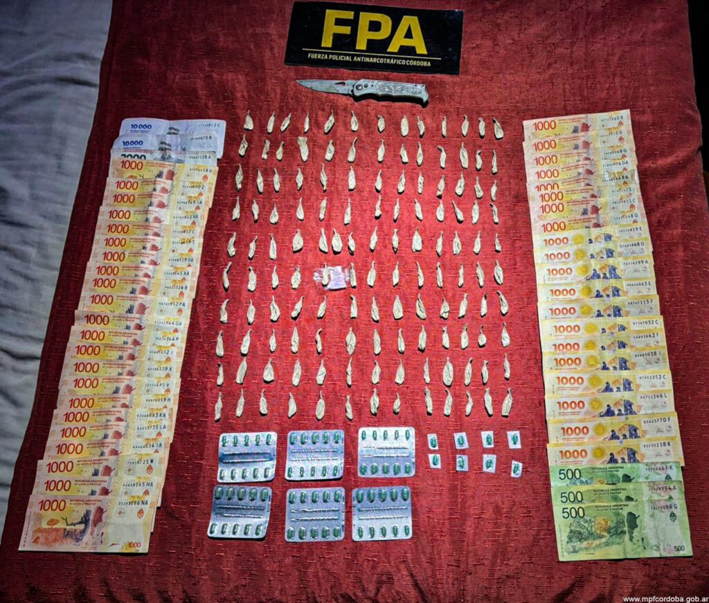 CÓRDOBA: FPA SECUESTRÓ ESTUPEFACIENTES Y UN ARMA DE FUEGO EN BARRIO REMEDIOS DE ESCALADA. CUATRO DETENIDOS
