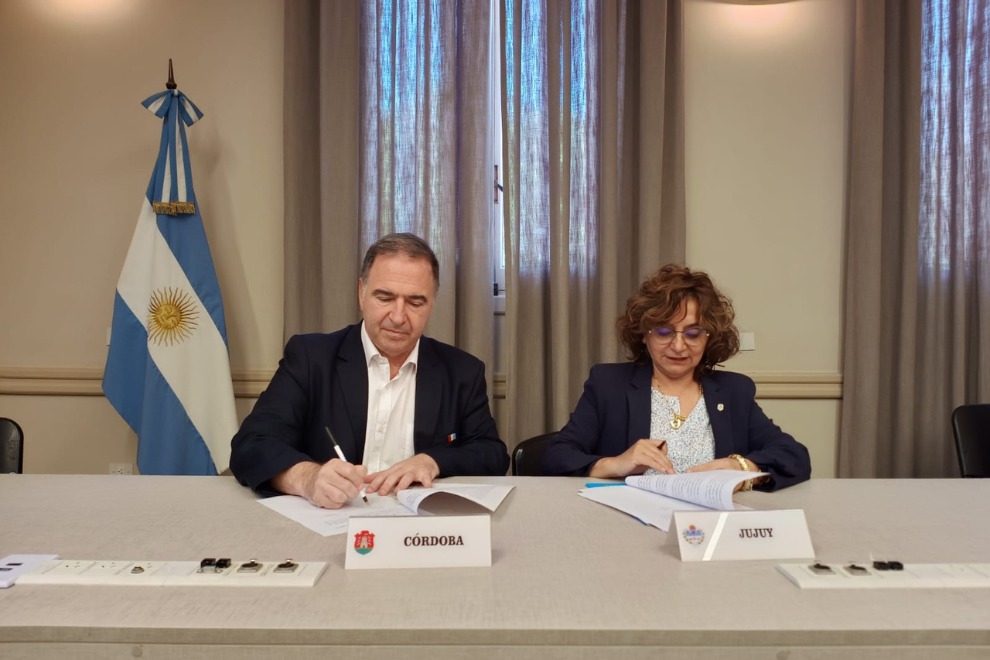 Ferreyra rubricó un convenio de colaboración educativa con Jujuy