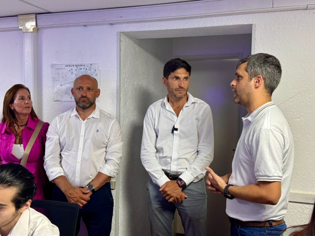 Zárate recibió a Pullaro en la séptima noche festivalera de Jesús María
