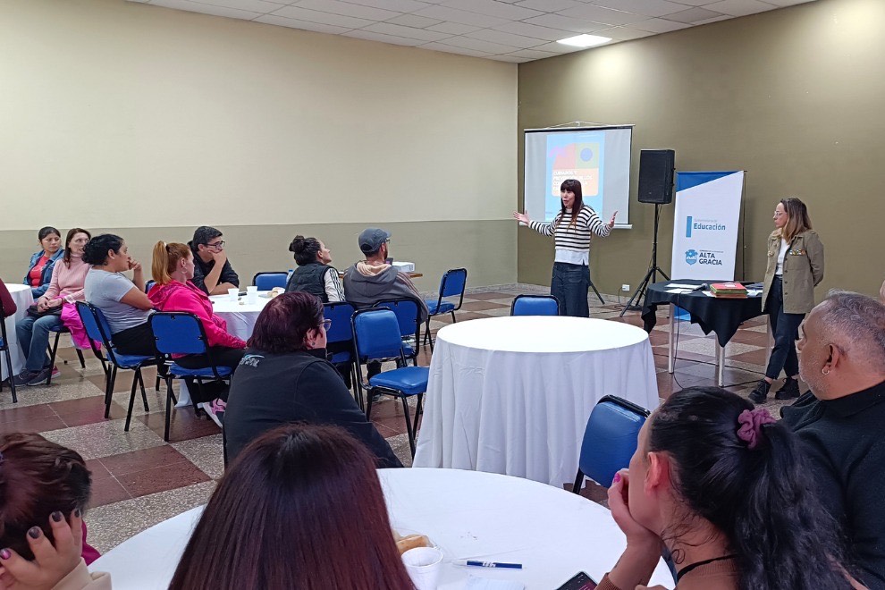 Rondas de diálogos con familias: el Ministerio de Educación llevó a cabo un nuevo taller