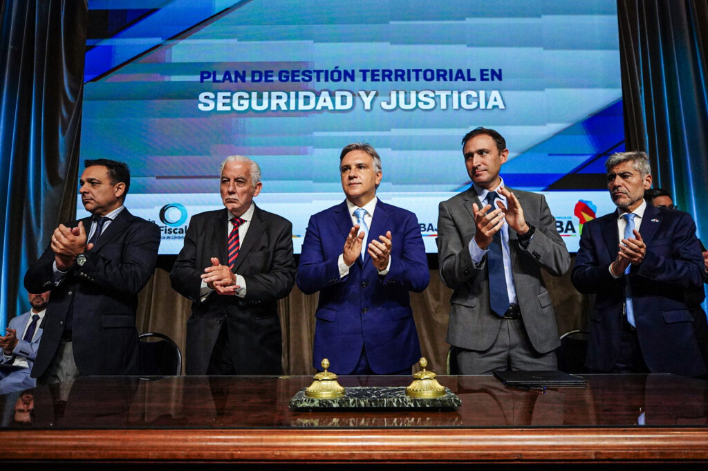 Llaryora presentó los nuevos distritos policiales y judiciales de la ciudad de Córdoba