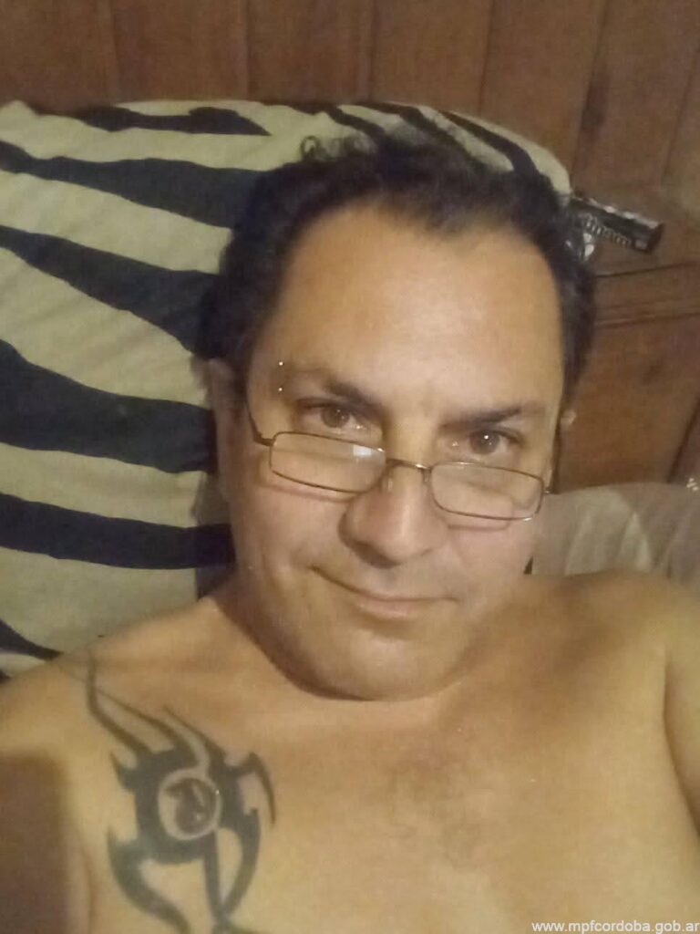 BUSCAN A UN HOMBRE EN BELL VILLE