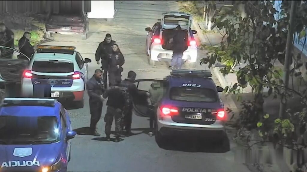 Cordobeses en Alerta: Detienen a un hombre que portaba un arma cargada