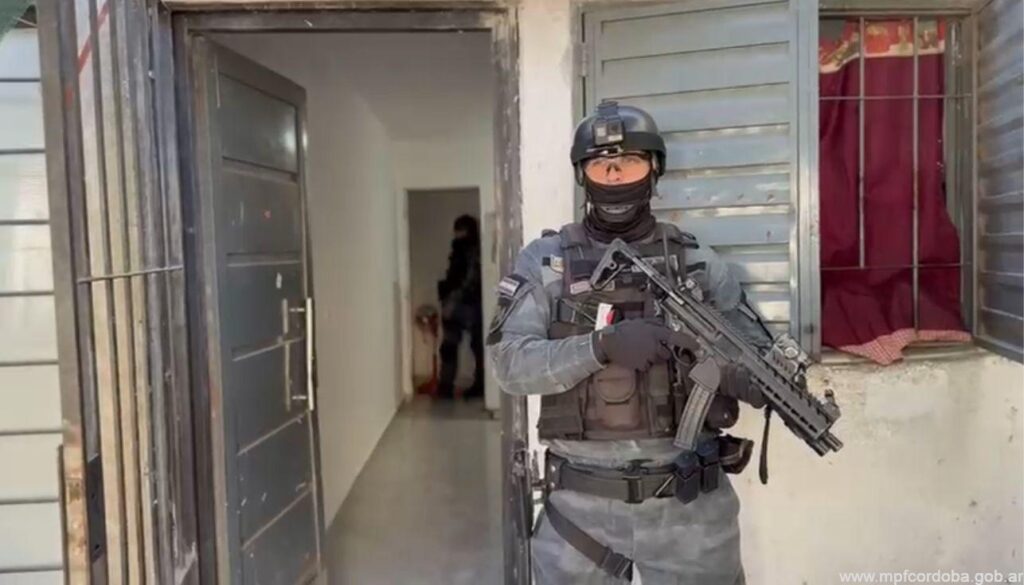 CÓRDOBA: TRAS LLAMADAS ANÓNIMAS AL 0800, FPA DETUVO A UN SUJETO POR COMERCIALIZAR COCAÍNA