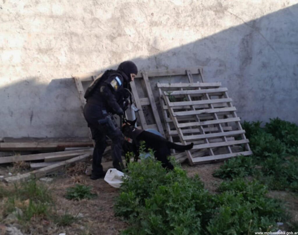 CÓRDOBA: FPA DETUVO A UNA MUJER POR VENTA DE ESTUPEFACIENTETES EN BARRIO CABILDO